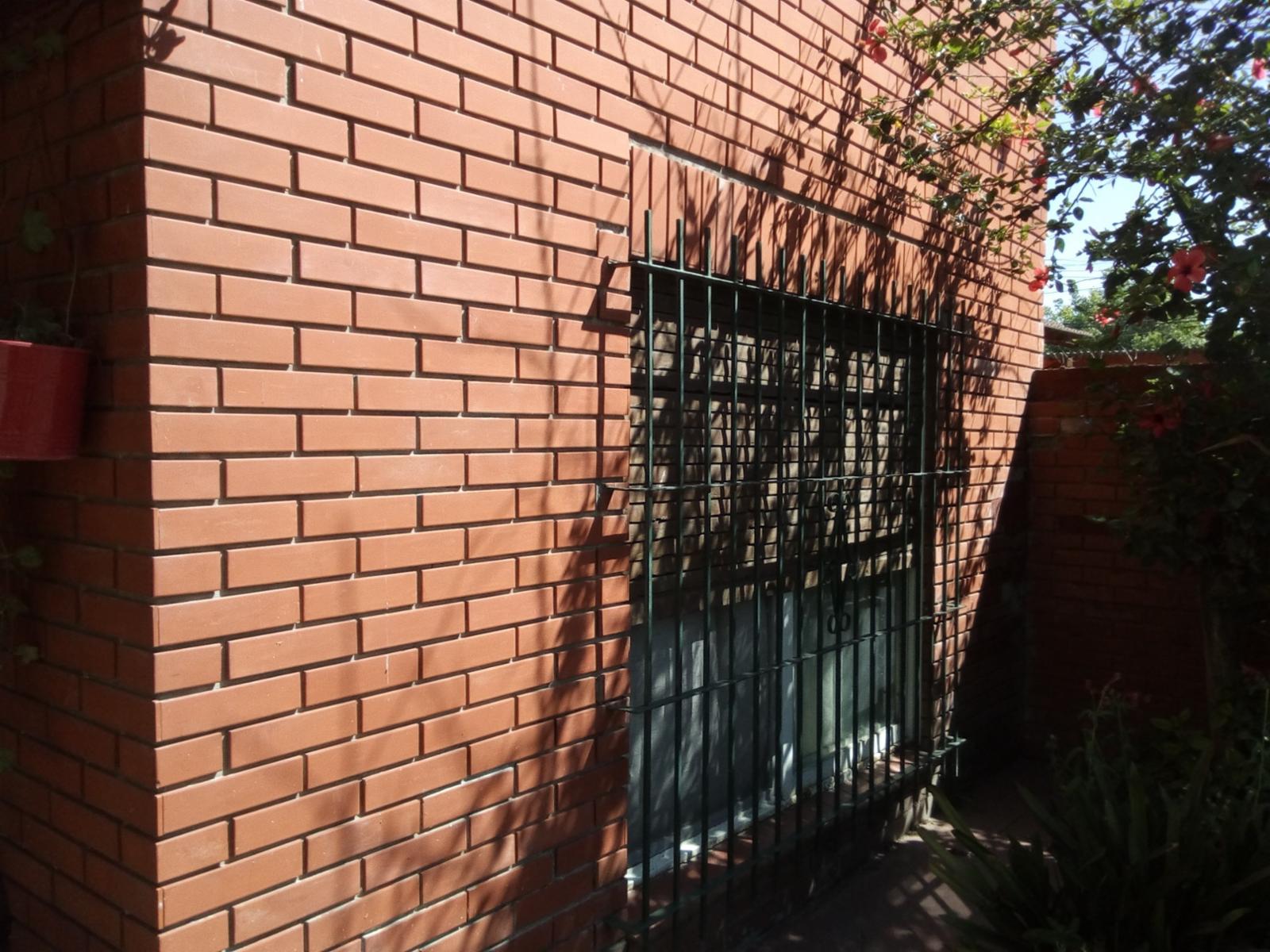 Casa en VENTA sobre calle asfaltada a pocas cuadras de la estación de Glew. — foto 3