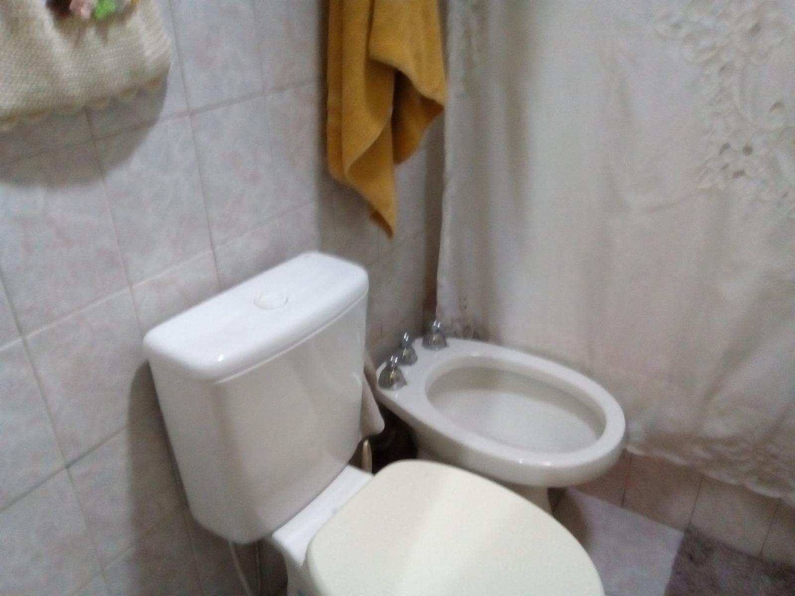 Casa en VENTA sobre calle asfaltada a pocas cuadras de la estación de Glew. — foto 9