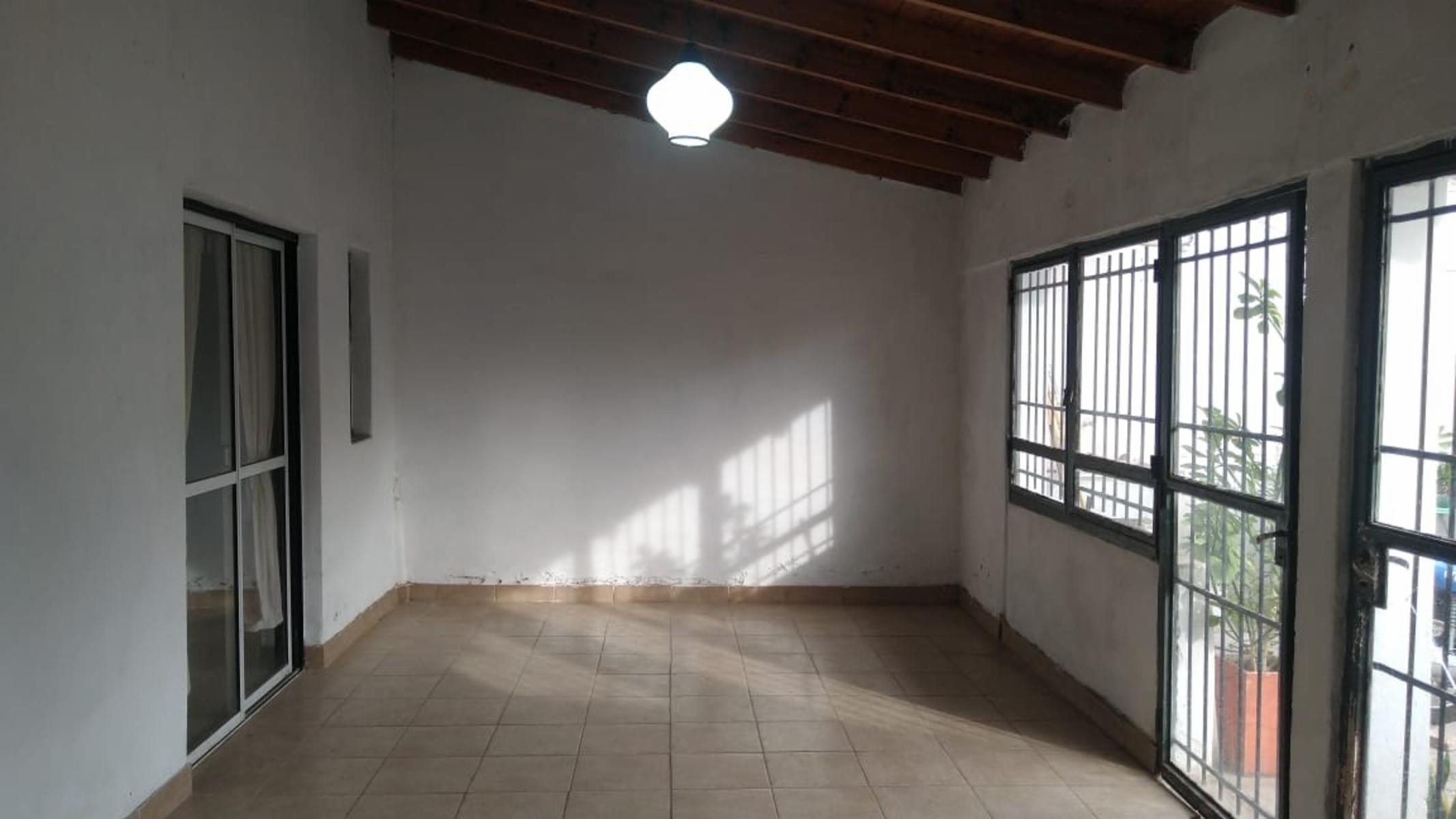 Casa Americana en VENTA con 3 dormitorios en Barrio Gendarmería de Glew. — foto 15