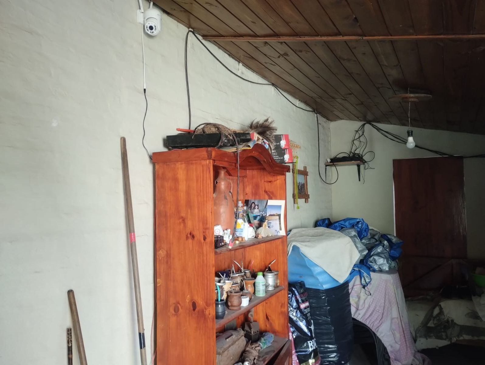 Casa en VENTA de 3 dormitorios, quincho, parque y garaje en Guernica este. — foto 9