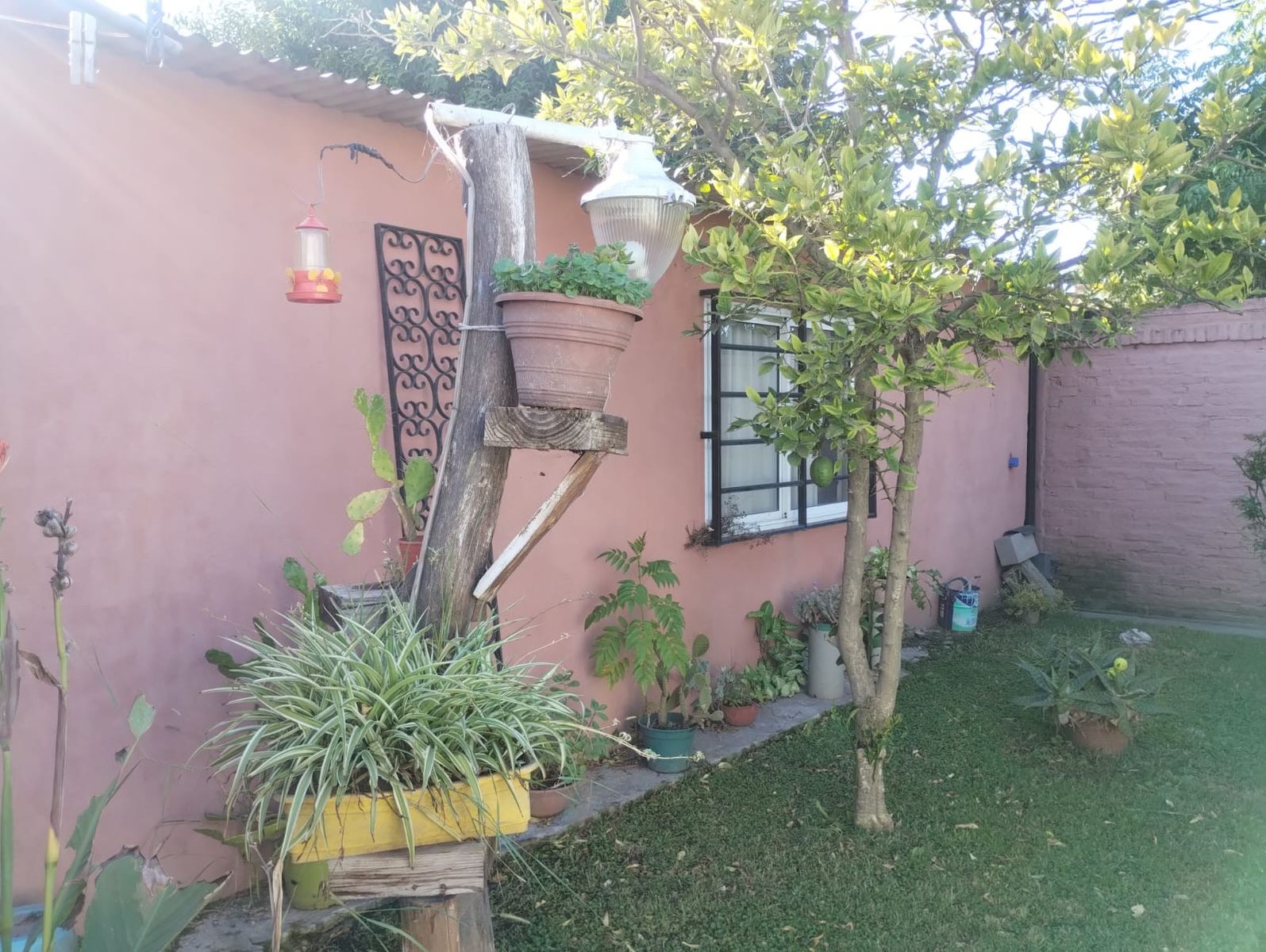 Casa en VENTA de 3 dormitorios, quincho, parque y garaje en Guernica este. — foto 10