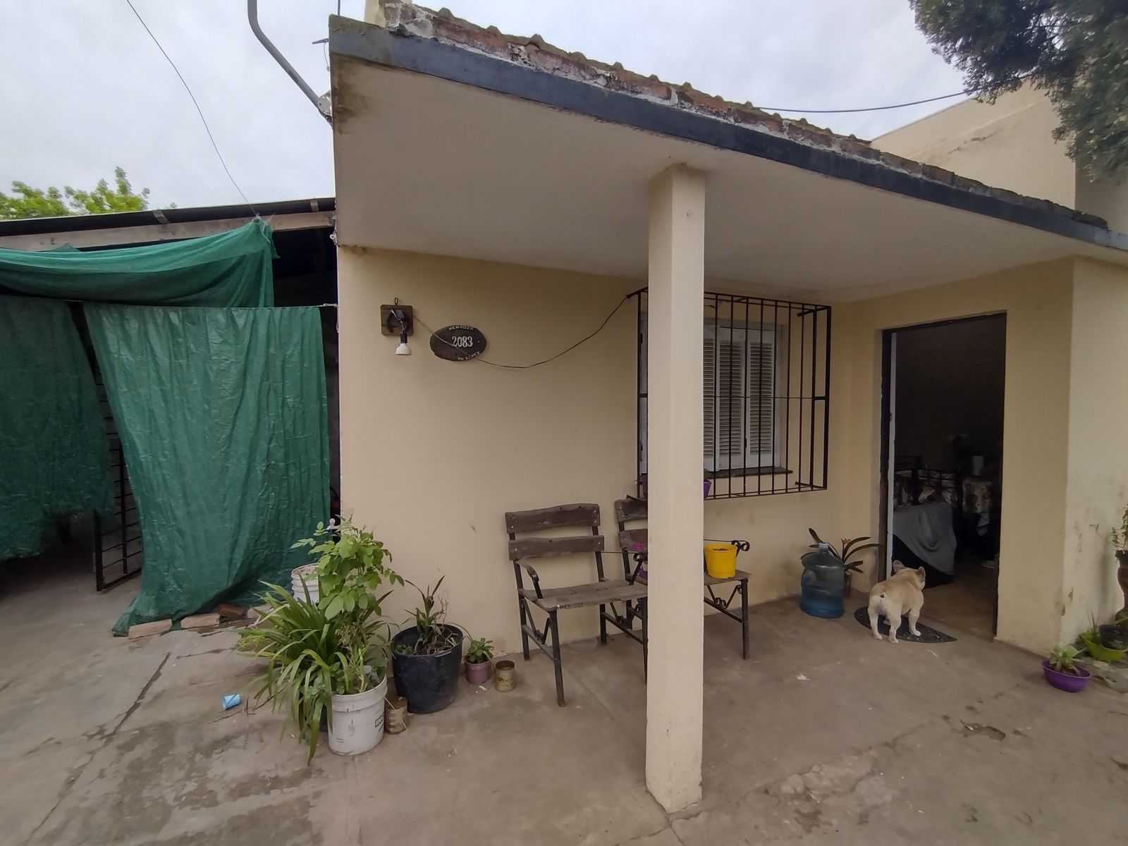 Casa en VENTA en Glew con 4 dormitorios, 3 baños y parque con escritura.