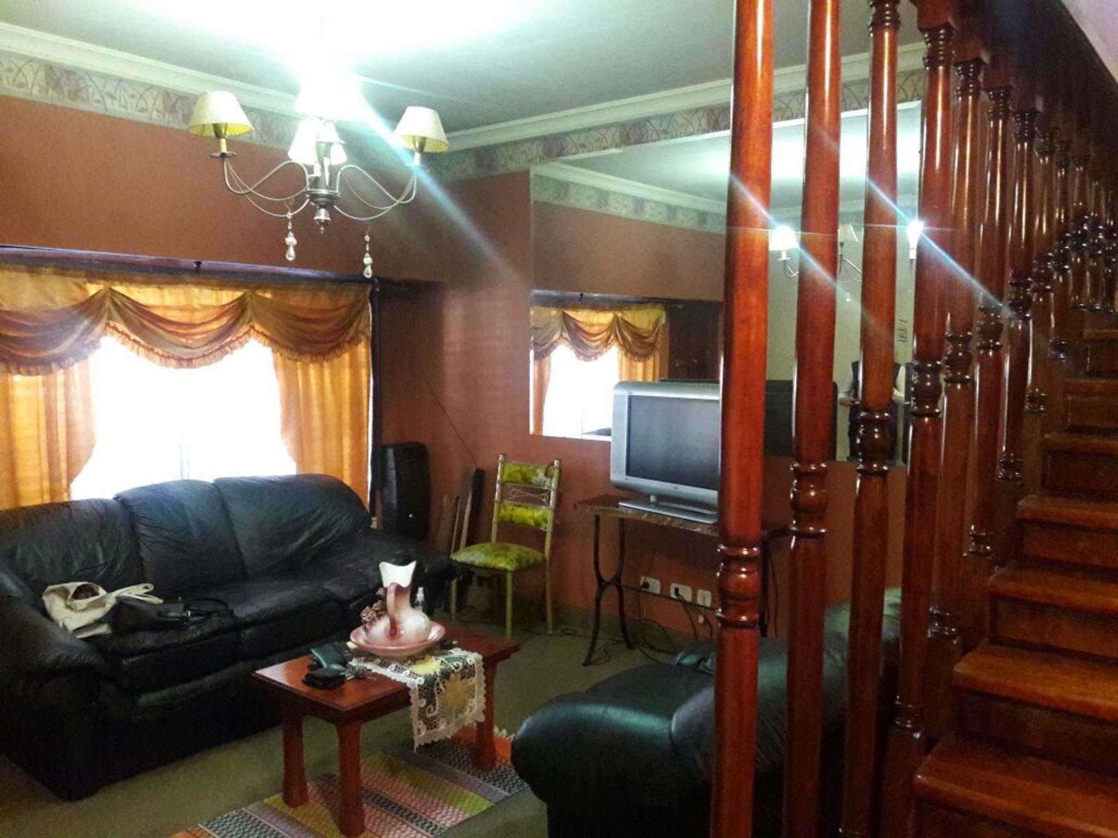 Casa sobre lote de 8.66x26 en 3 plantas con PARQUE Y PISCINA. Excelente construccion. MENDOZA 2500 — foto 2