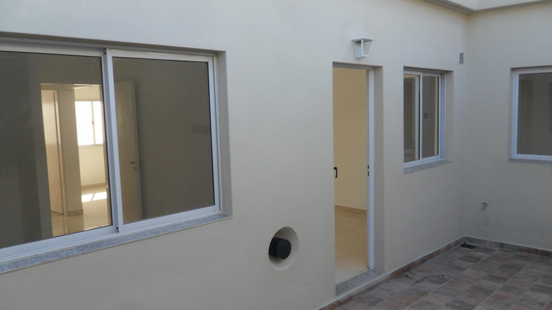 DEPARTAMENTO TIPO CASA TRES AMBIENTES AL FRENTE CON COCHERA RECICLADO A NUEVO. PRECIO ACTUALIZADO — foto 3