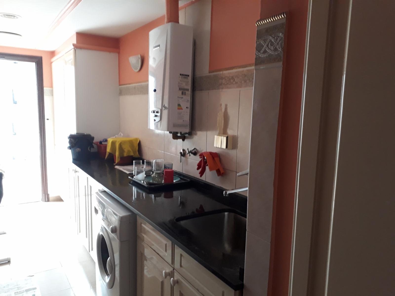 CASA 5 AMB. c/2 coch. Excelente e impecable S/lote propio en Lanusita. USO COMERCIAL O VIVIENDA. — foto 3