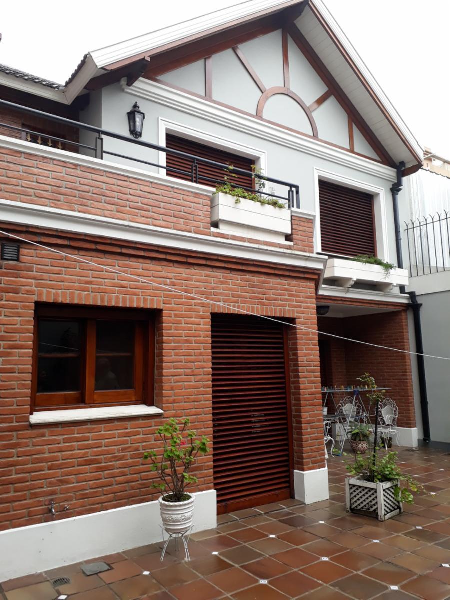 CASA 5 AMB. c/2 coch. Excelente e impecable S/lote propio en Lanusita. USO COMERCIAL O VIVIENDA. — foto 7
