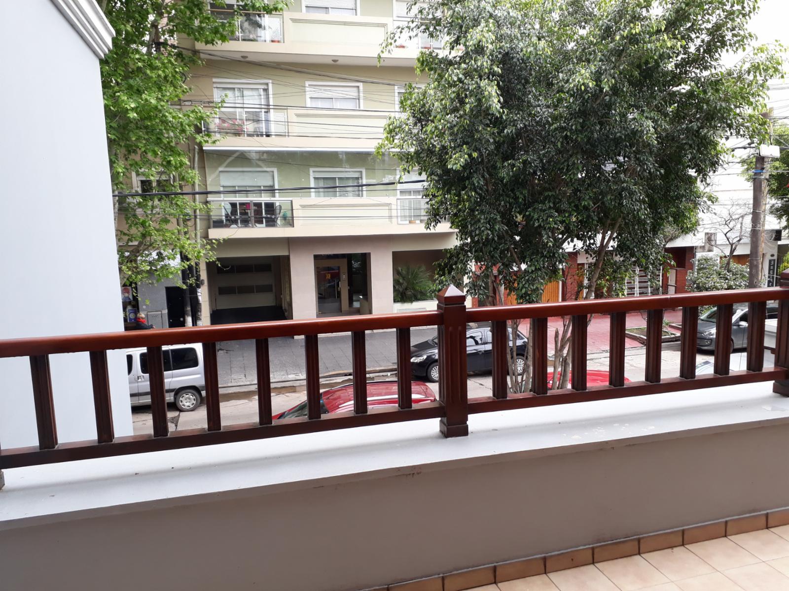 CASA 5 AMB. c/2 coch. Excelente e impecable S/lote propio en Lanusita. USO COMERCIAL O VIVIENDA. — foto 10