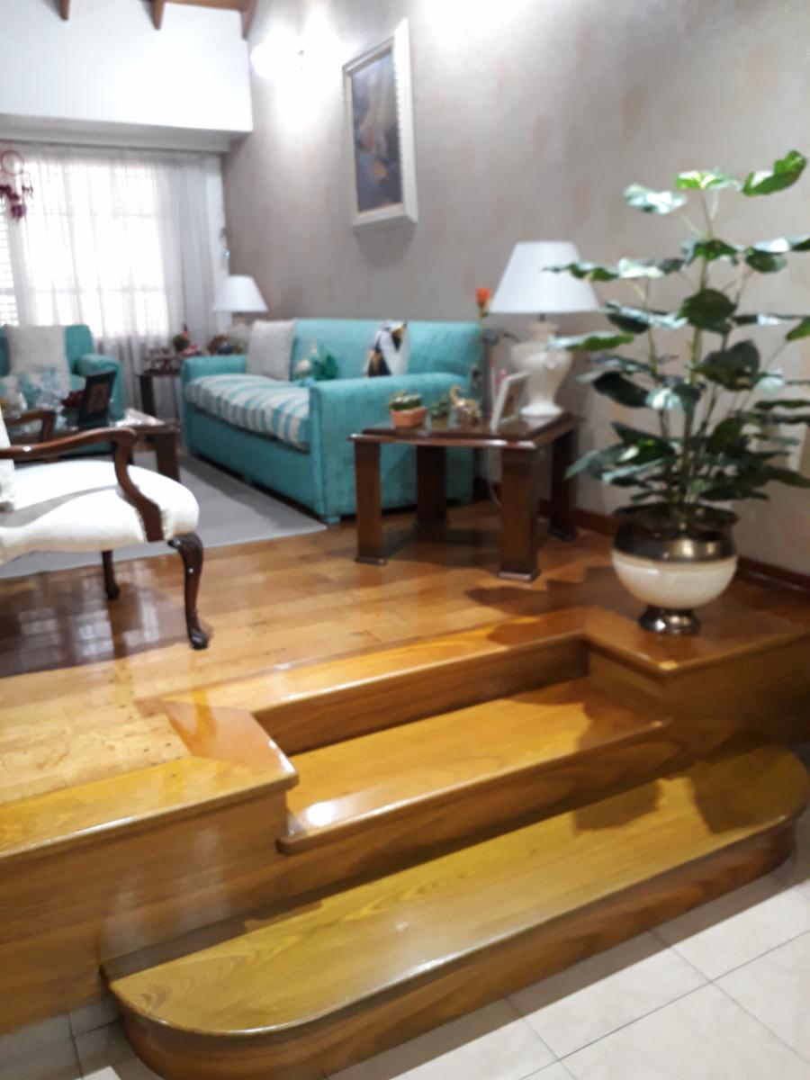 CASA 5 AMB. c/2 coch. Excelente e impecable S/lote propio en Lanusita. USO COMERCIAL O VIVIENDA. — foto 15