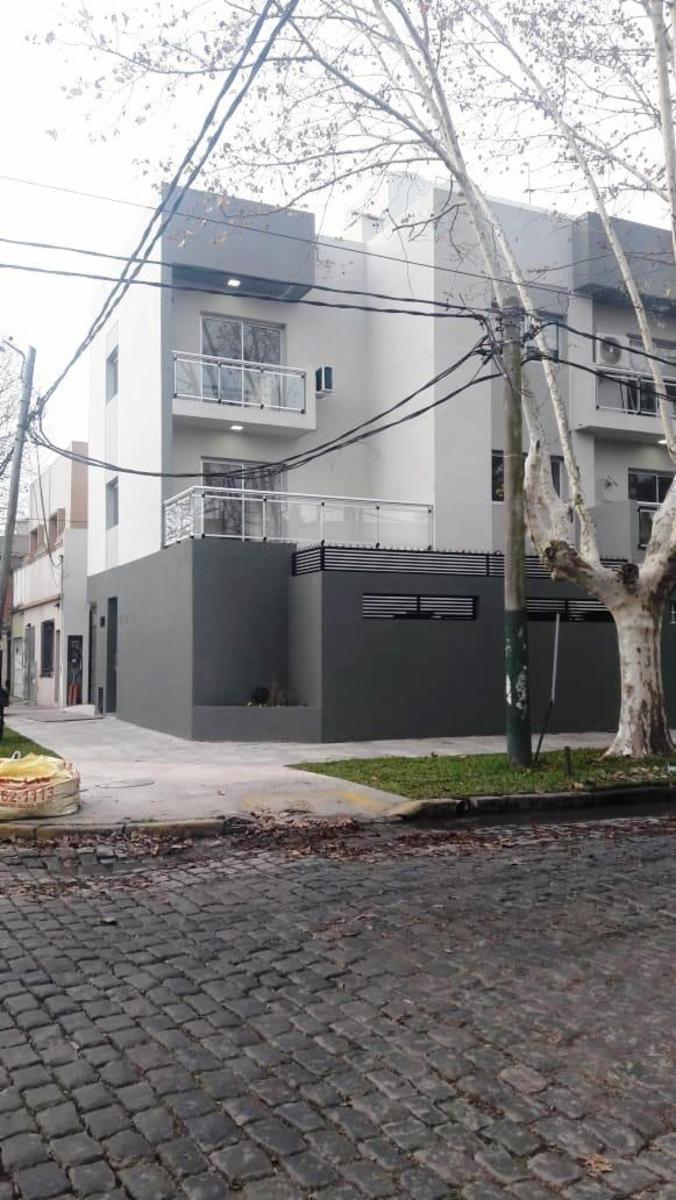 VENTA MONOAMBIENTE CON AMPLIO BALCÓN