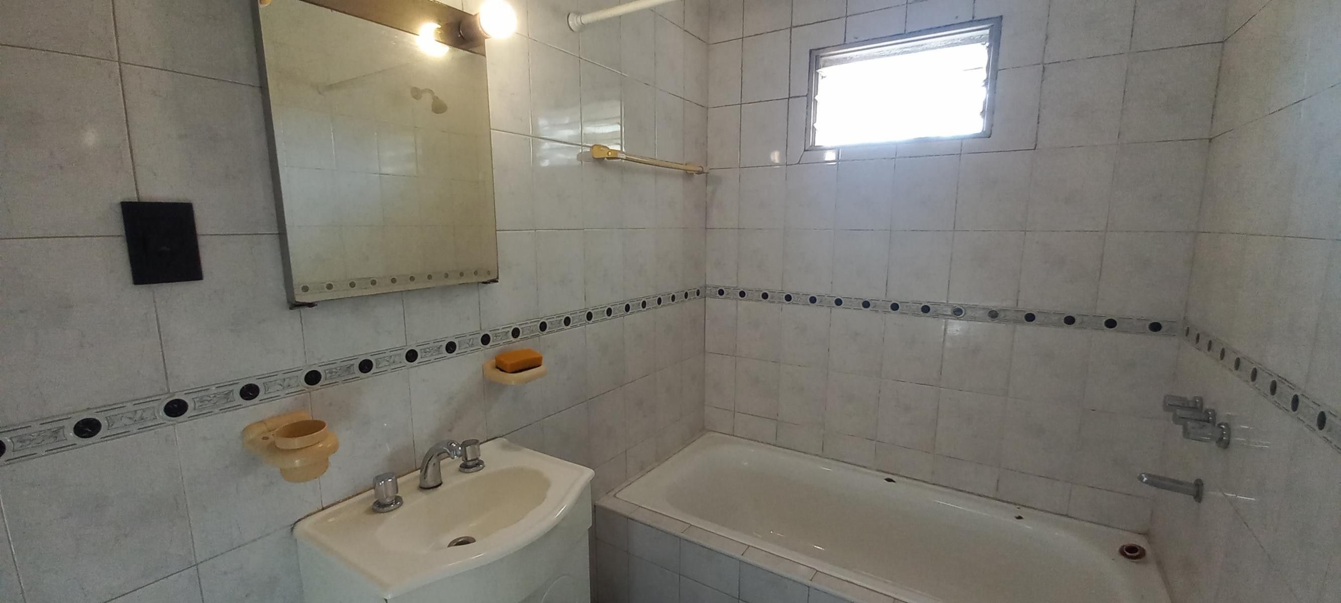 DEPARTAMENTO PH reciclado de 2 amb. posibilidad de 3 amb. con terraza propia. Sin expensas. en venta Lanus O. — foto 5