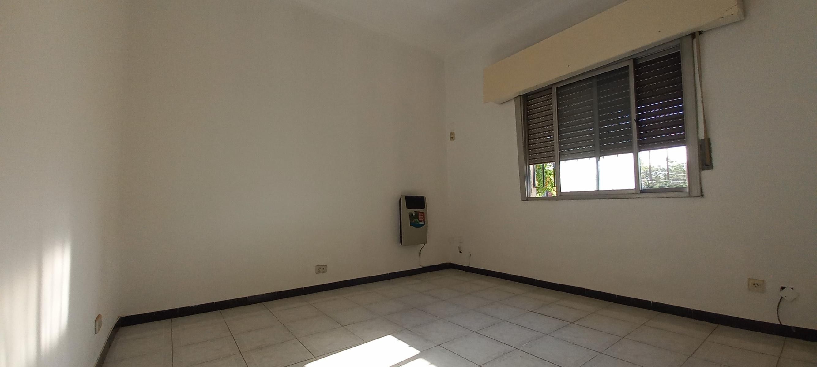 DEPARTAMENTO PH reciclado de 2 amb. posibilidad de 3 amb. con terraza propia. Sin expensas. en venta Lanus O. — foto 11