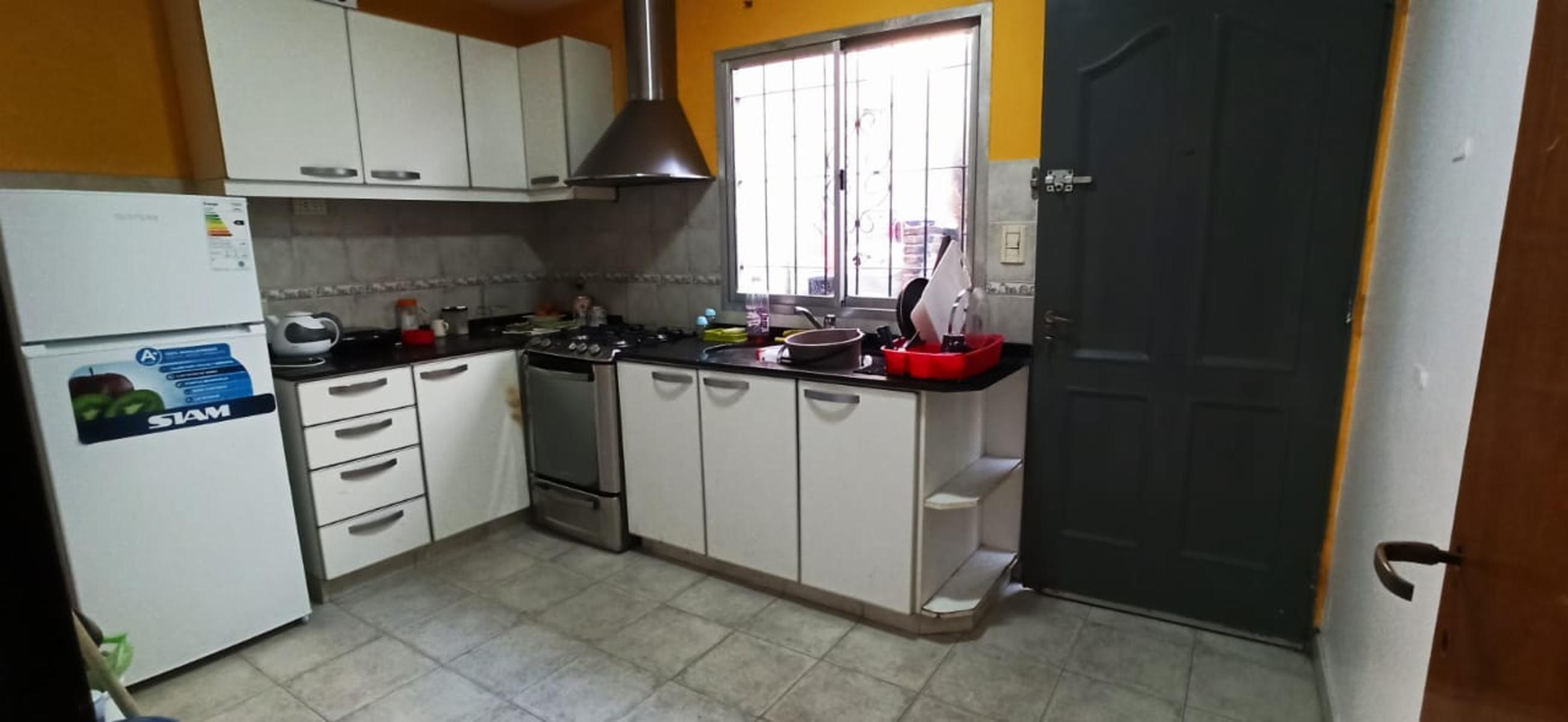 P.H. 3 AMBIENTES AL FRENTE RECICLADO CON PATIO Y TERRAZA — foto 3