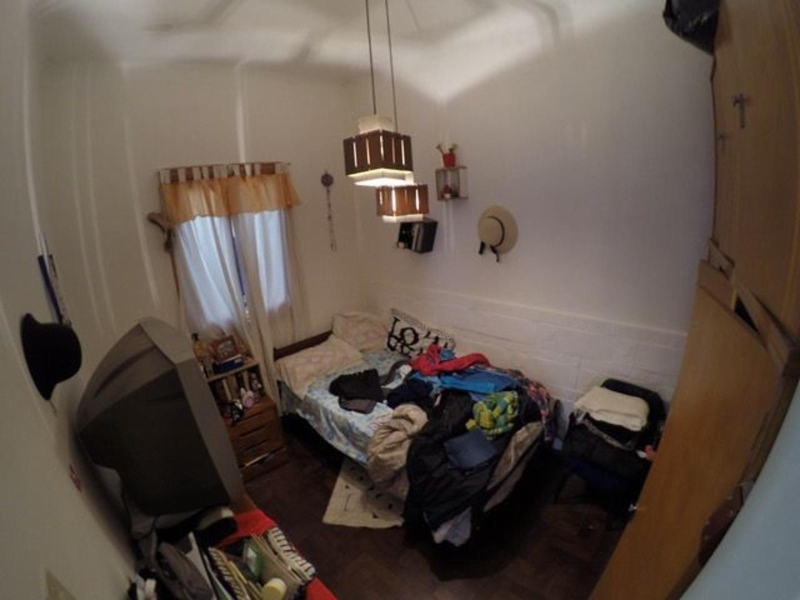 CASA S/LOTE DE 8,66x50 IDEAL 2 FLIAS. O PARA DUPLEX/TRIPLEX. FONDO DE USO COMUN CON PISCINA. — foto 4