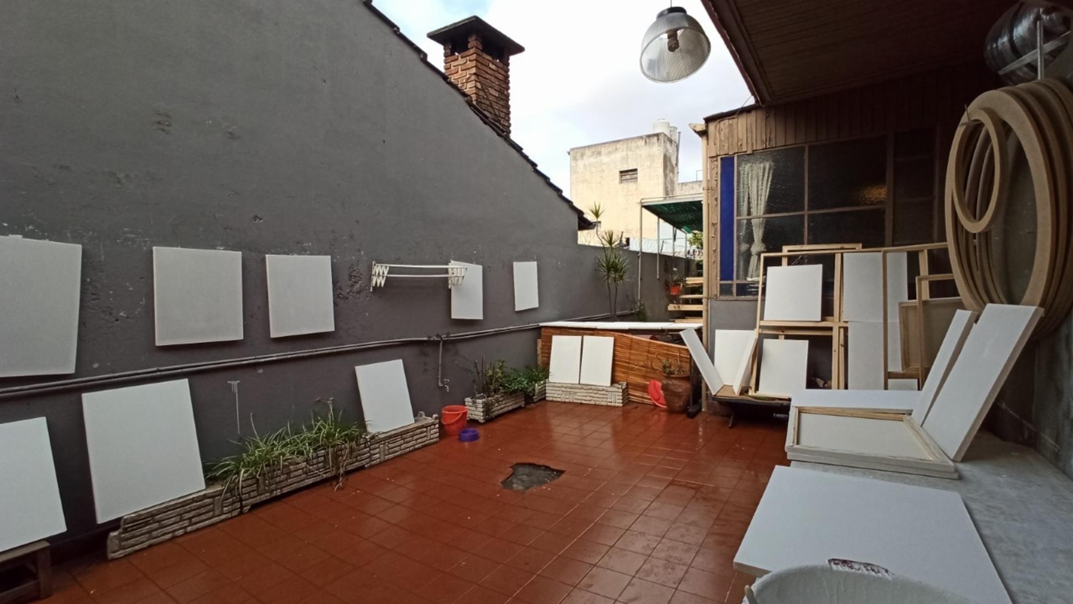 CASA S/LOTE DE 8,66x50 IDEAL 2 FLIAS. O PARA DUPLEX/TRIPLEX. FONDO DE USO COMUN CON PISCINA. — foto 6