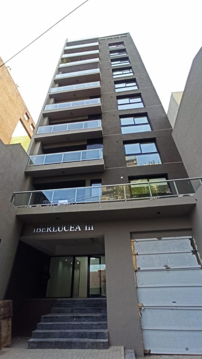 EN VENTA Semipiso al frente de 3 amb. c/coch. LANUS O. CENTRO. IBERLUCEA III. SUM Y PISCINA