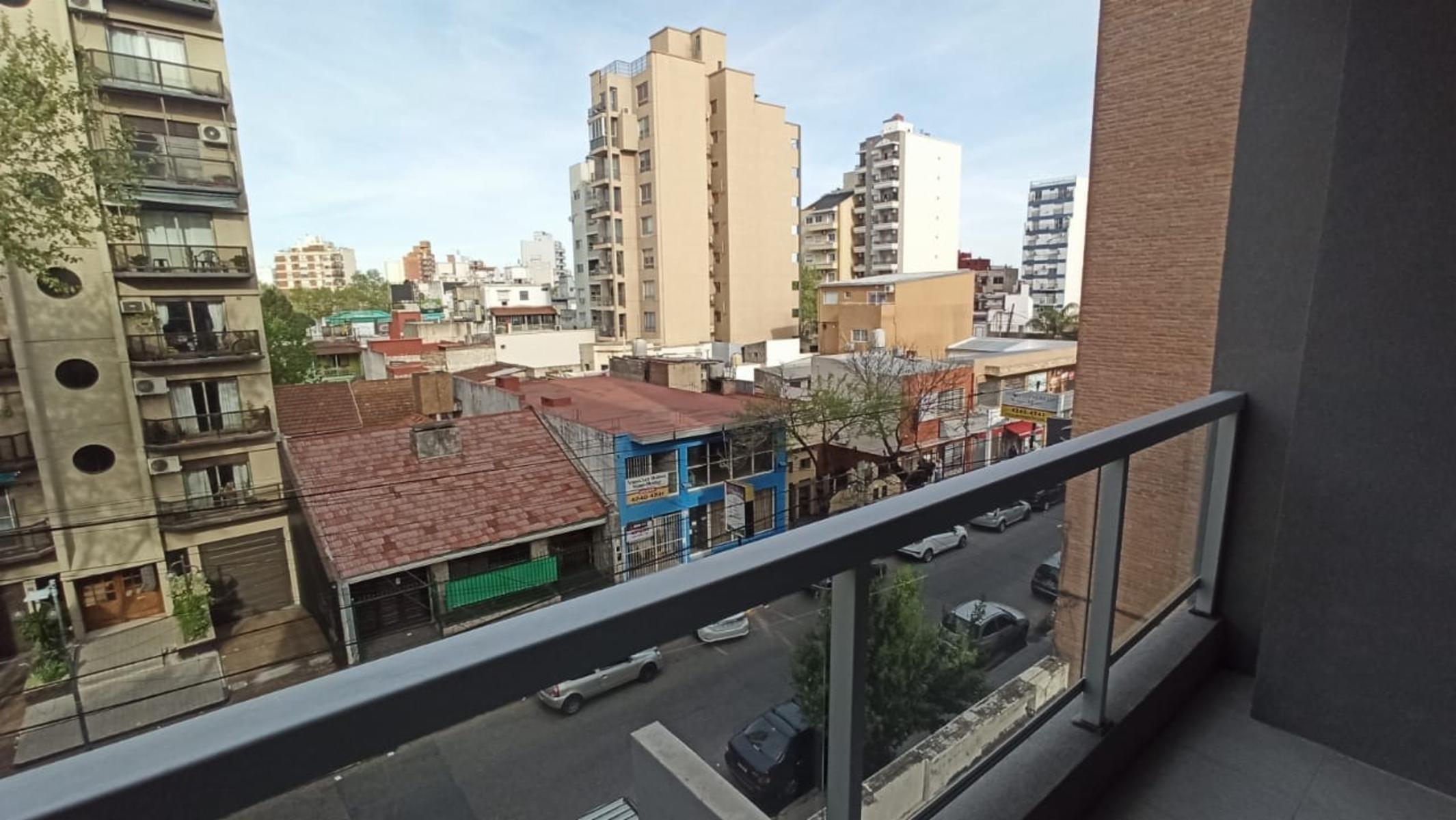 EN VENTA Semipiso al frente de 3 amb. c/coch. LANUS O. CENTRO. IBERLUCEA III. SUM Y PISCINA — foto 12