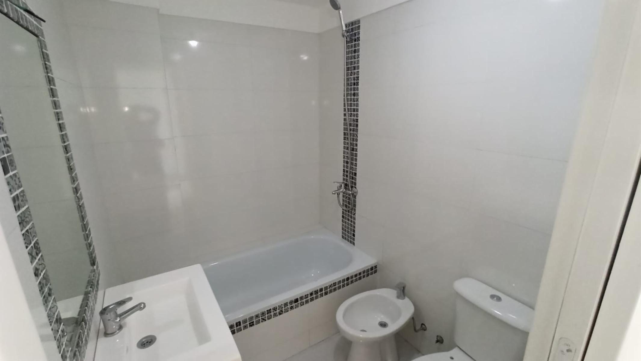 EN VENTA Semipiso al frente de 3 amb. c/coch. LANUS O. CENTRO. IBERLUCEA III. SUM Y PISCINA — foto 15