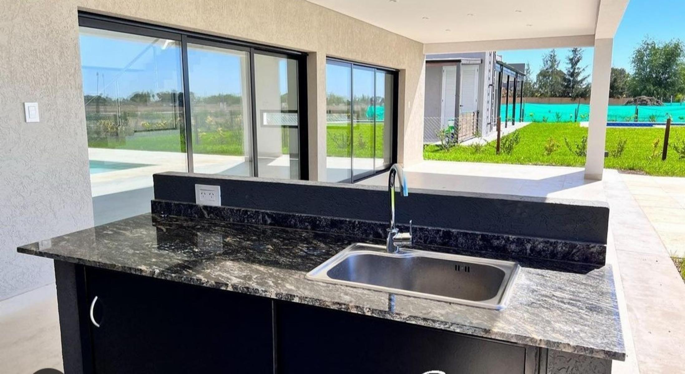 CASA A ESTRENAR DE 5 AMB. CON PISCINA EN BARRIO PRIVADO LA ALAMEDA. CANNING. — foto 10