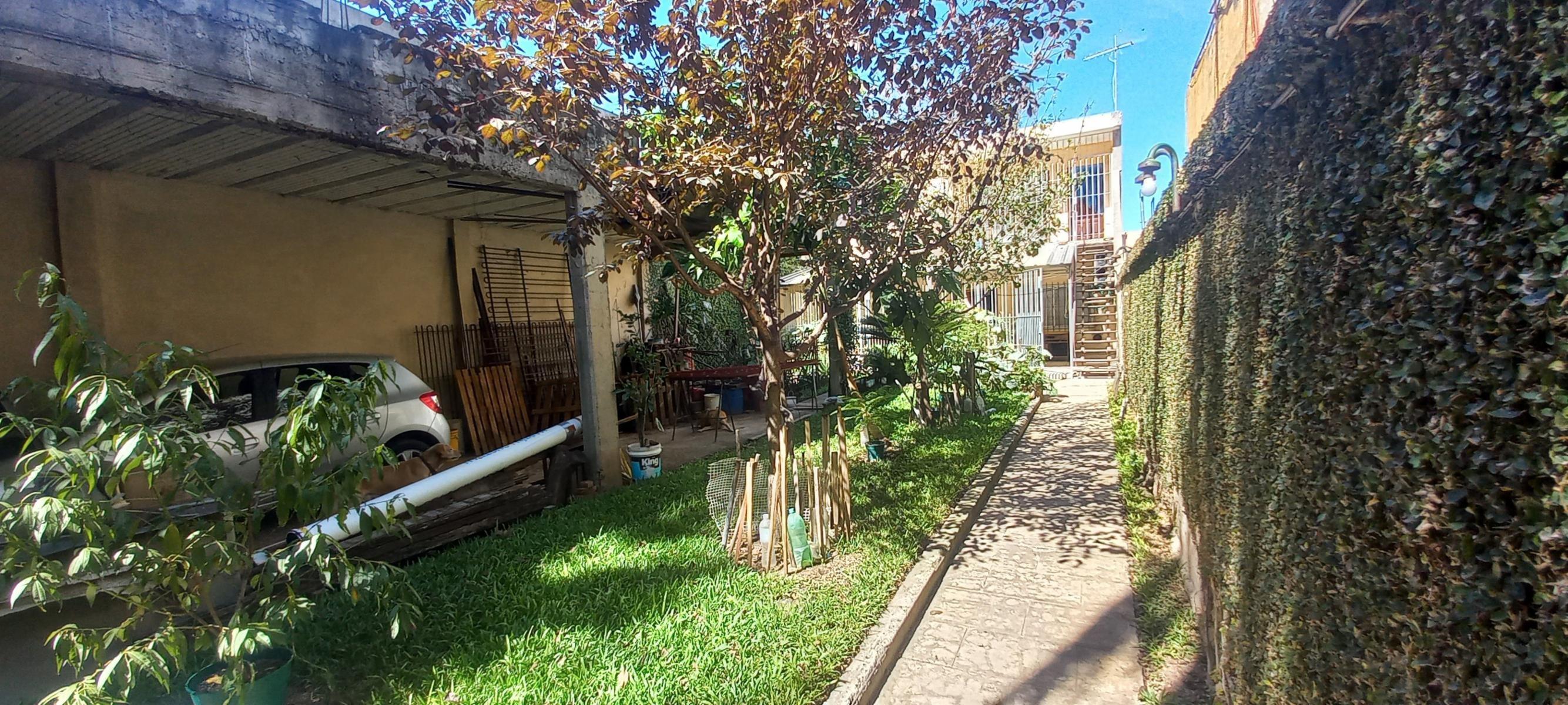CASA 3 AMB. CON PARQUE, COCH. Y DPTO. 2 AMB. S/LOTE PROPIO EN VENTA EN LANUS E. — foto 2