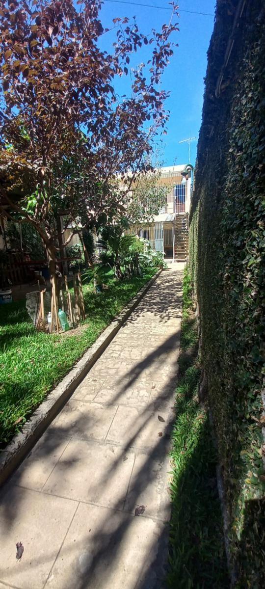 CASA 3 AMB. CON PARQUE, COCH. Y DPTO. 2 AMB. S/LOTE PROPIO EN VENTA EN LANUS E. — foto 3