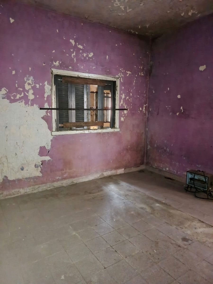 CASA 5 AMBIENTES A RECICLAR SOBRE LOTE 8..66 X 36 TIENE PLANOS APROBADOS — foto 6