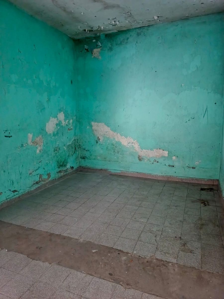 CASA 5 AMBIENTES A RECICLAR SOBRE LOTE 8..66 X 36 TIENE PLANOS APROBADOS — foto 8