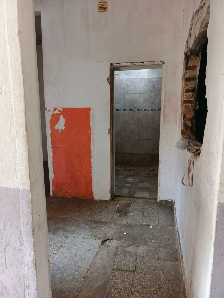 CASA 5 AMBIENTES A RECICLAR SOBRE LOTE 8..66 X 36 TIENE PLANOS APROBADOS — foto 13