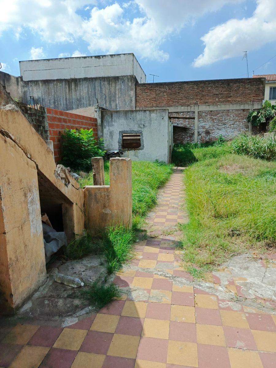 CASA 5 AMBIENTES A RECICLAR SOBRE LOTE 8..66 X 36 TIENE PLANOS APROBADOS — foto 15