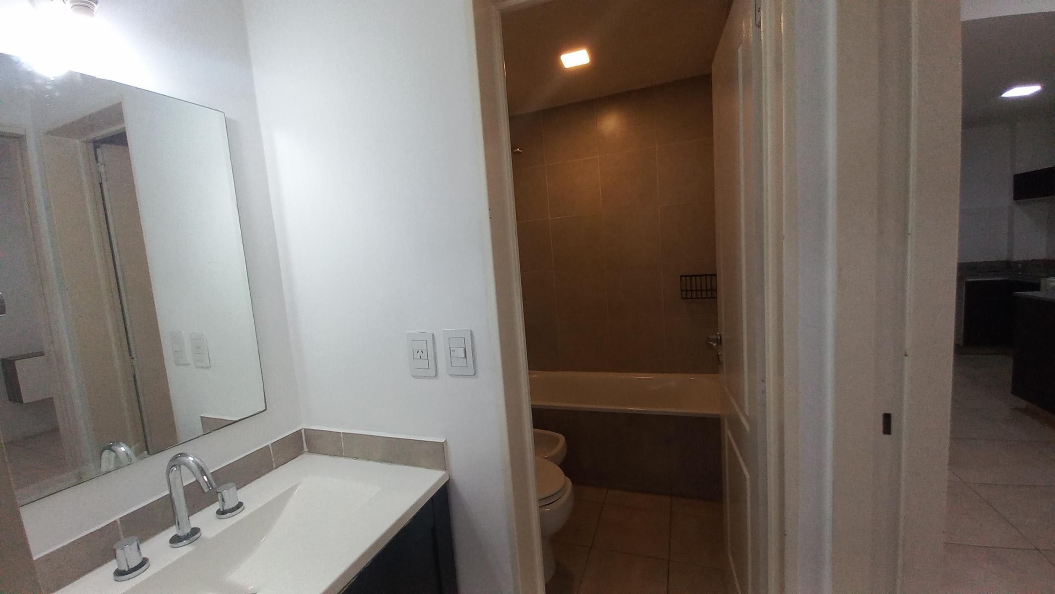 VENTA DPTO 2 AMBIENTES CON DOS COCHERAS, REBAJADO AHORA U$S 55 MIL VENTADIRECTA INVERSOR — foto 3