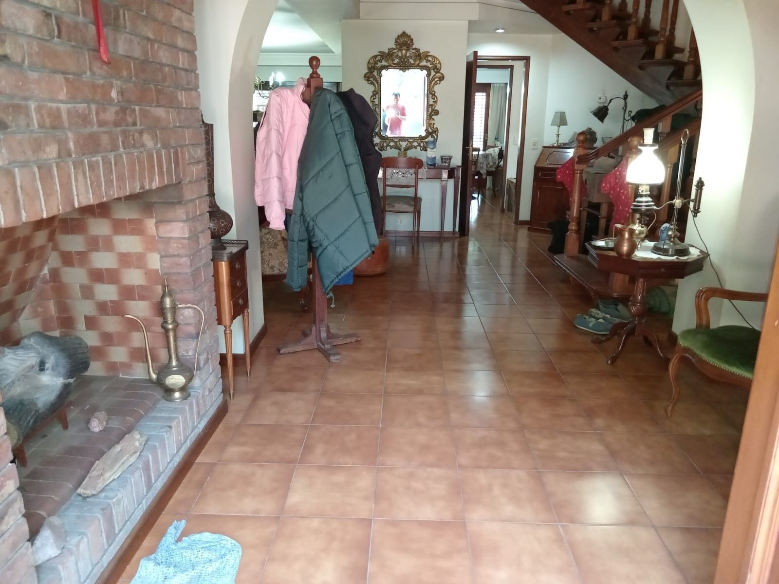 CHALET DE 5 AMB. LOTE DE 8,66x48. COCHERA CUB. P/4 AUTOS. FONDOLIBRECONPISCINA. EN VENTA, BANFIELD O. — foto 3