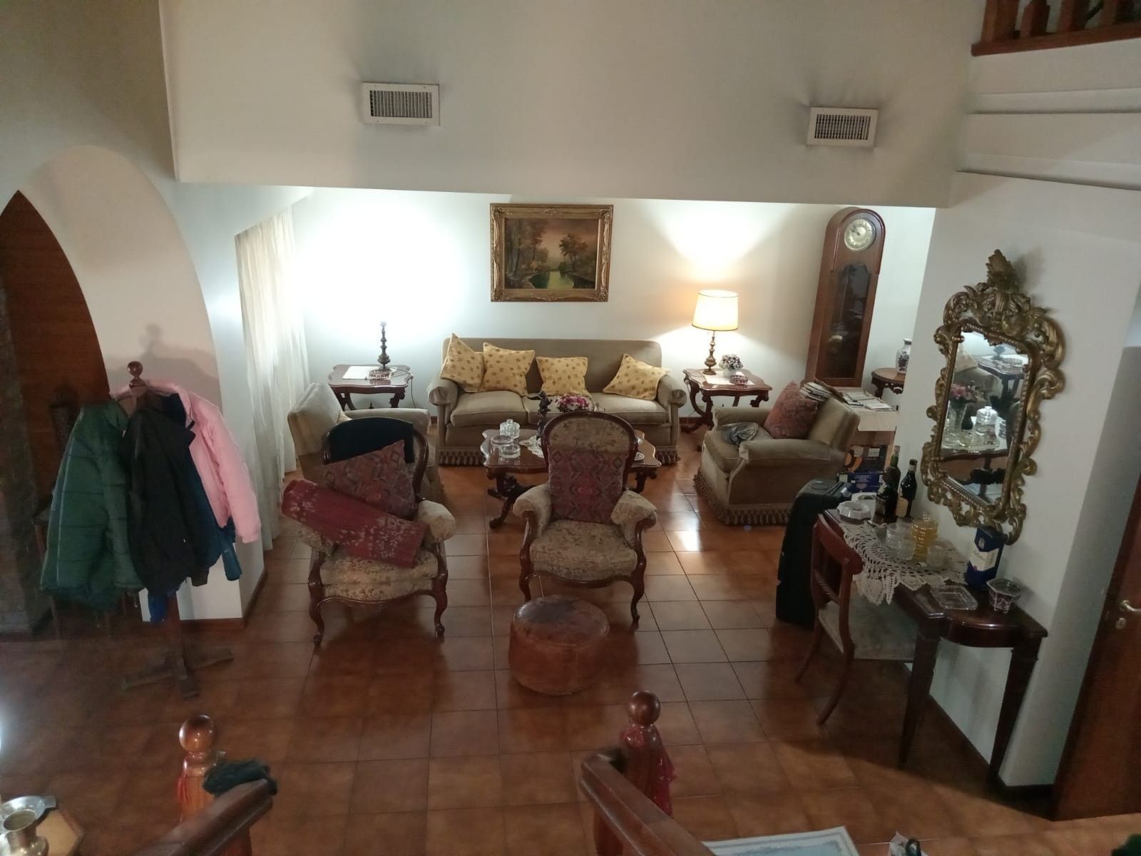 CHALET DE 5 AMB. LOTE DE 8,66x48. COCHERA CUB. P/4 AUTOS. FONDOLIBRECONPISCINA. EN VENTA, BANFIELD O. — foto 4