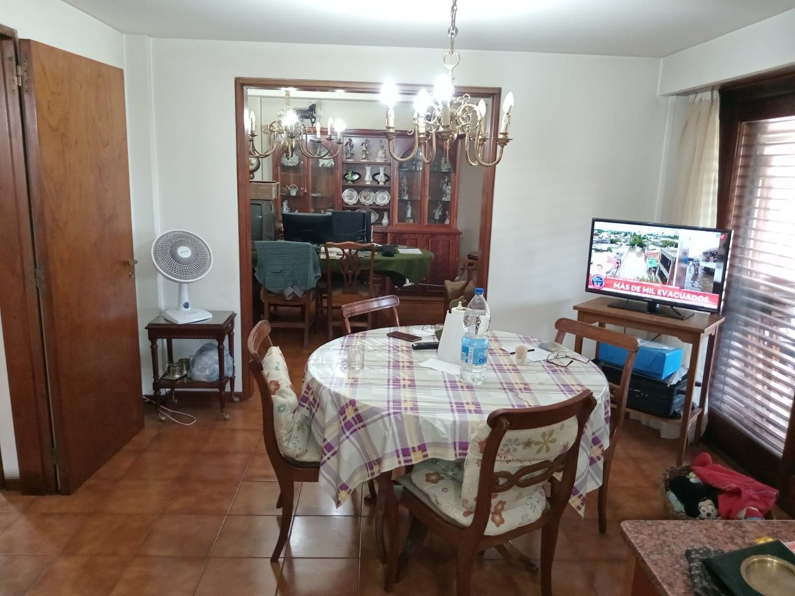CHALET DE 5 AMB. LOTE DE 8,66x48. COCHERA CUB. P/4 AUTOS. FONDOLIBRECONPISCINA. EN VENTA, BANFIELD O. — foto 9
