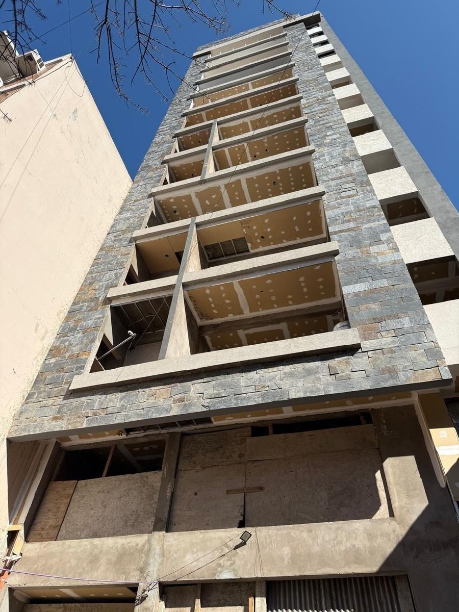 SEMIPISO 3 AMB. CON COOCHERA. TOILETTE + 2 BAÑOS COMPL. EN VENTAENLANUSITA. LANUS O. ENTREGA: PROXIMAMENTE — foto 3