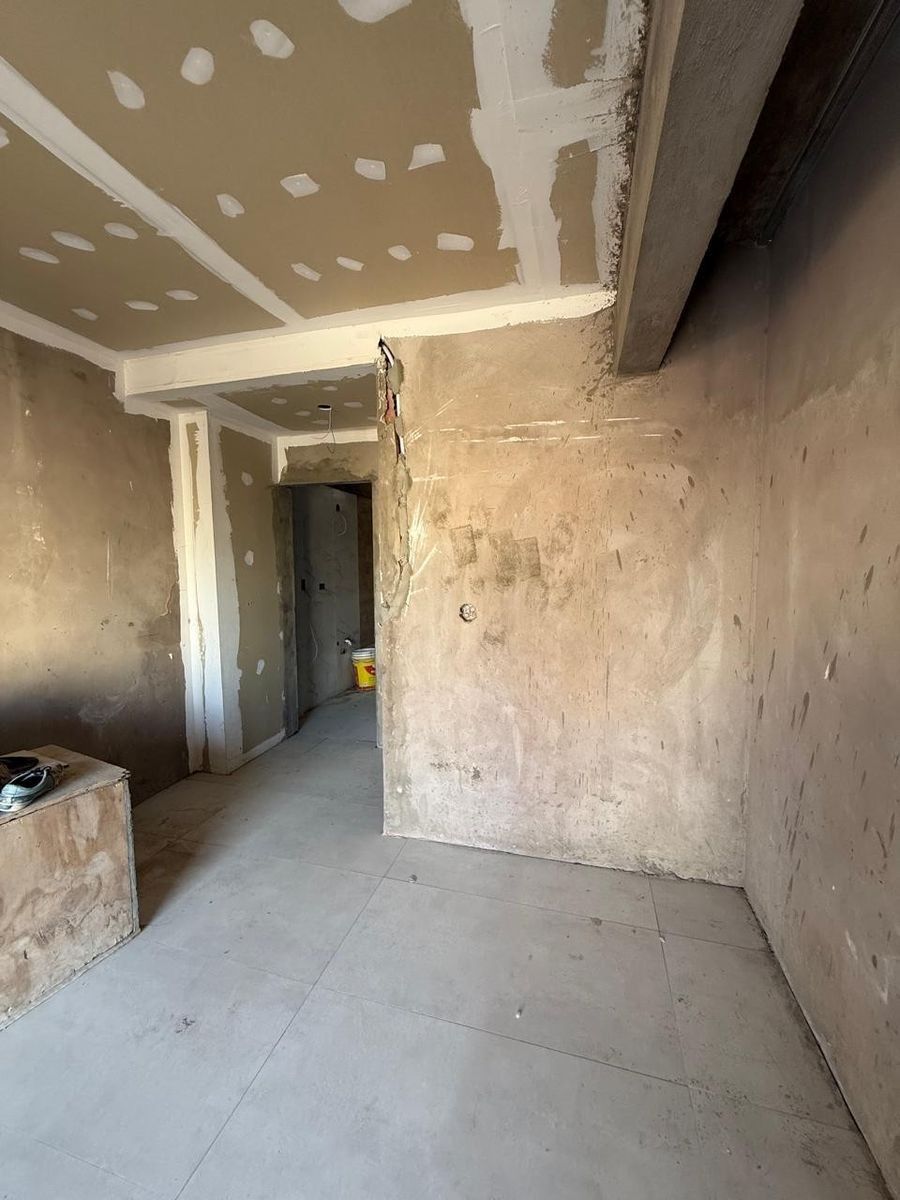 SEMIPISO 3 AMB. CON COOCHERA. TOILETTE + 2 BAÑOS COMPL. EN VENTAENLANUSITA. LANUS O. ENTREGA: PROXIMAMENTE — foto 9