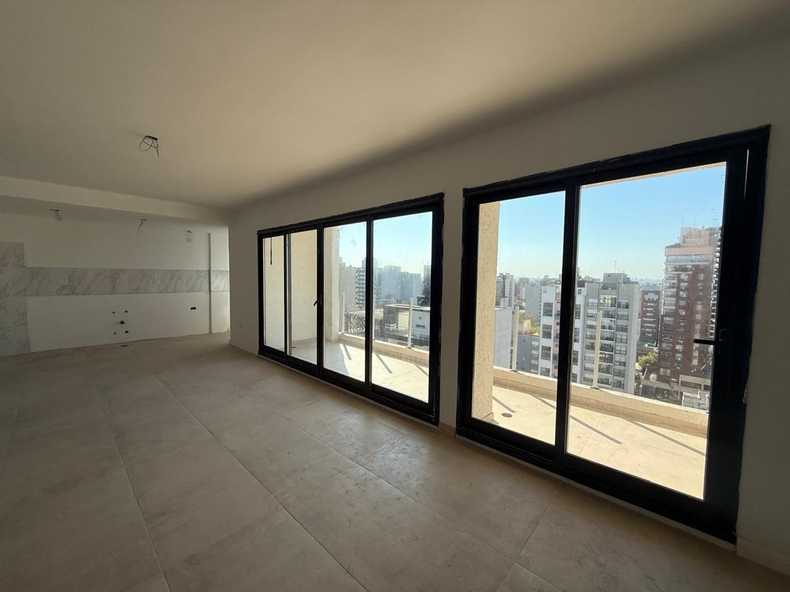 SEMIPISO 3 AMB. CON COOCHERA. TOILETTE + 2 BAÑOS COMPL. EN VENTAENLANUSITA. LANUS O. ENTREGA: PROXIMAMENTE — foto 13