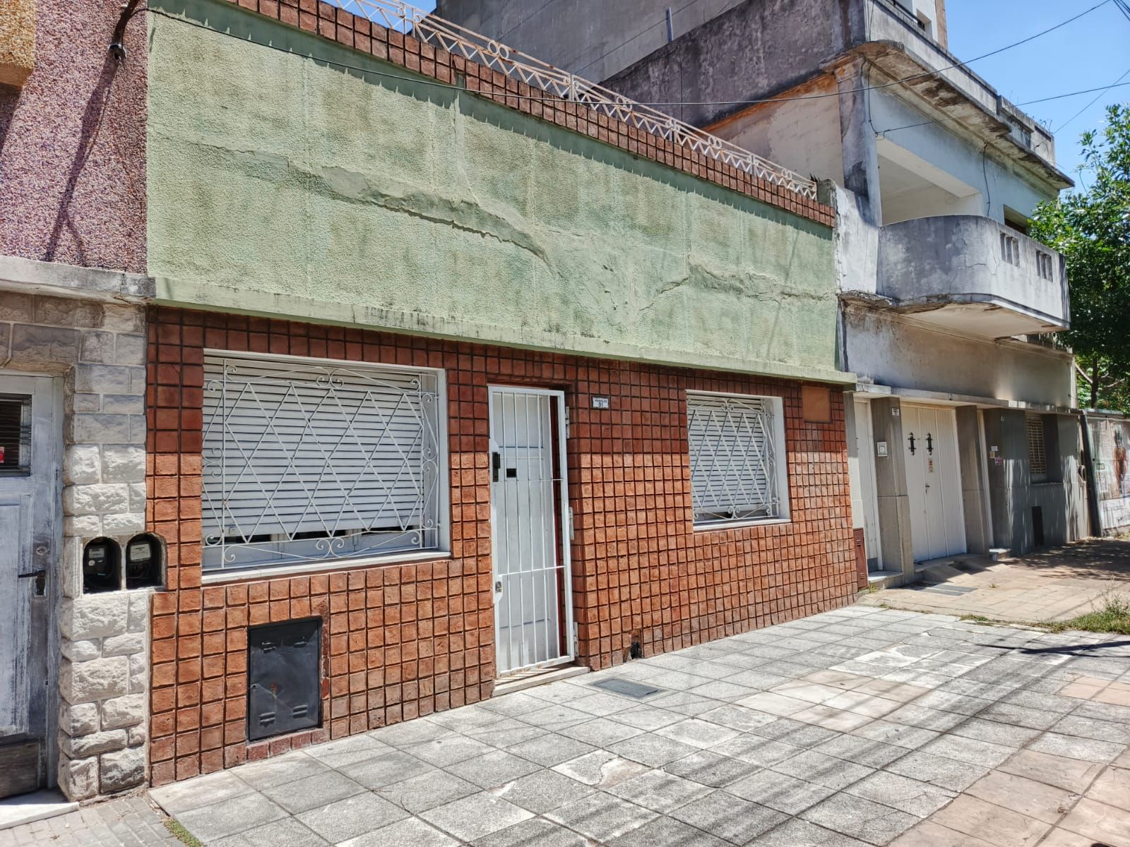 ALQUILER CASA AL FRENTE 3 AMBIENTES