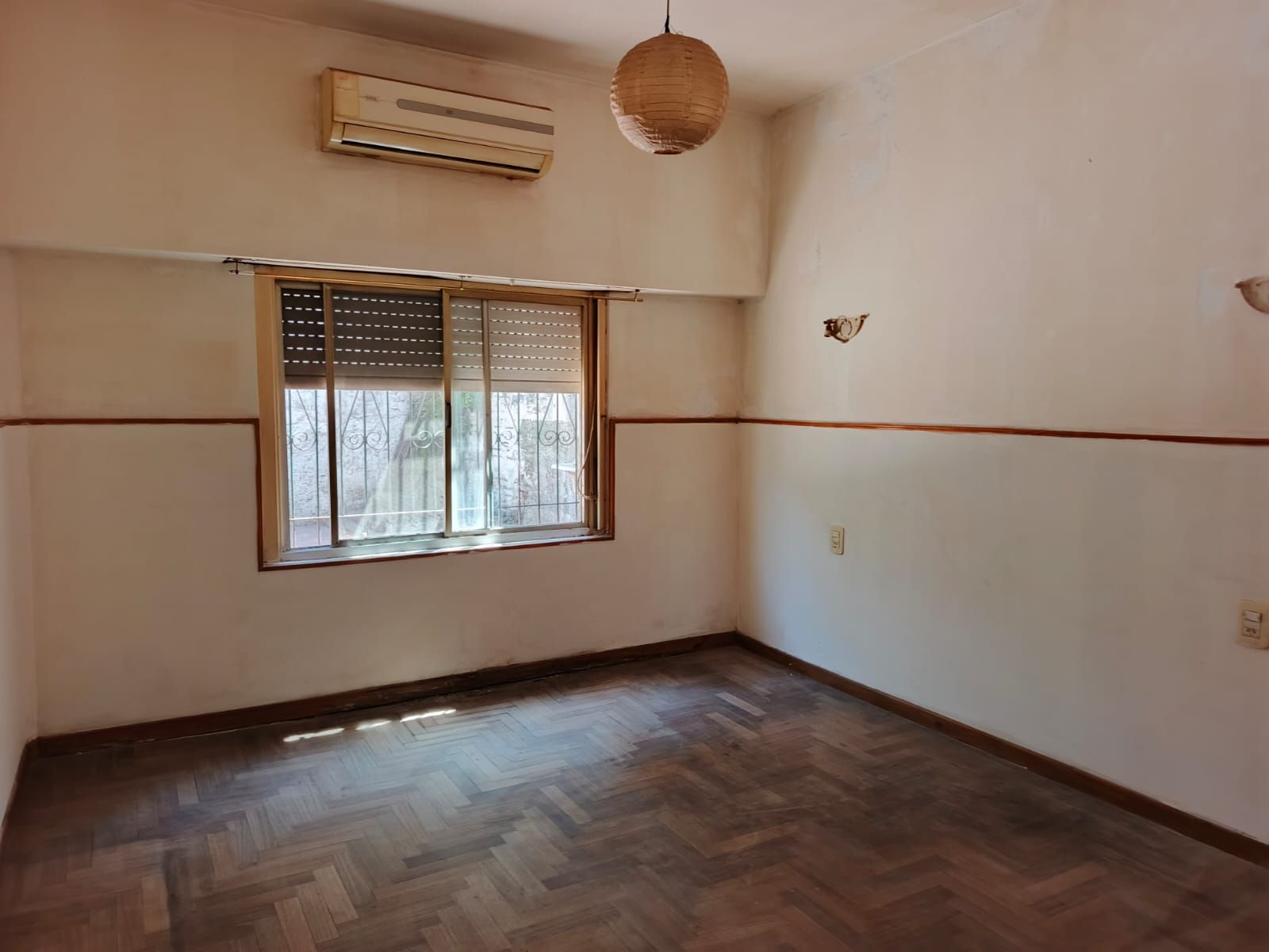CASA 5 AMBIENTES EN 2 PLANTAS CON 2 COCHERAS Y PATIO NUEVO PRECIO USS 90 MIL — foto 13