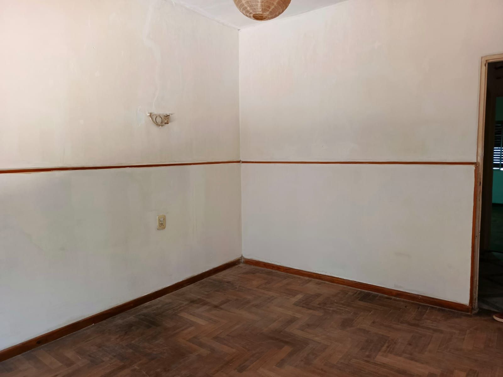 CASA 5 AMBIENTES EN 2 PLANTAS CON 2 COCHERAS Y PATIO NUEVO PRECIO USS 90 MIL — foto 14