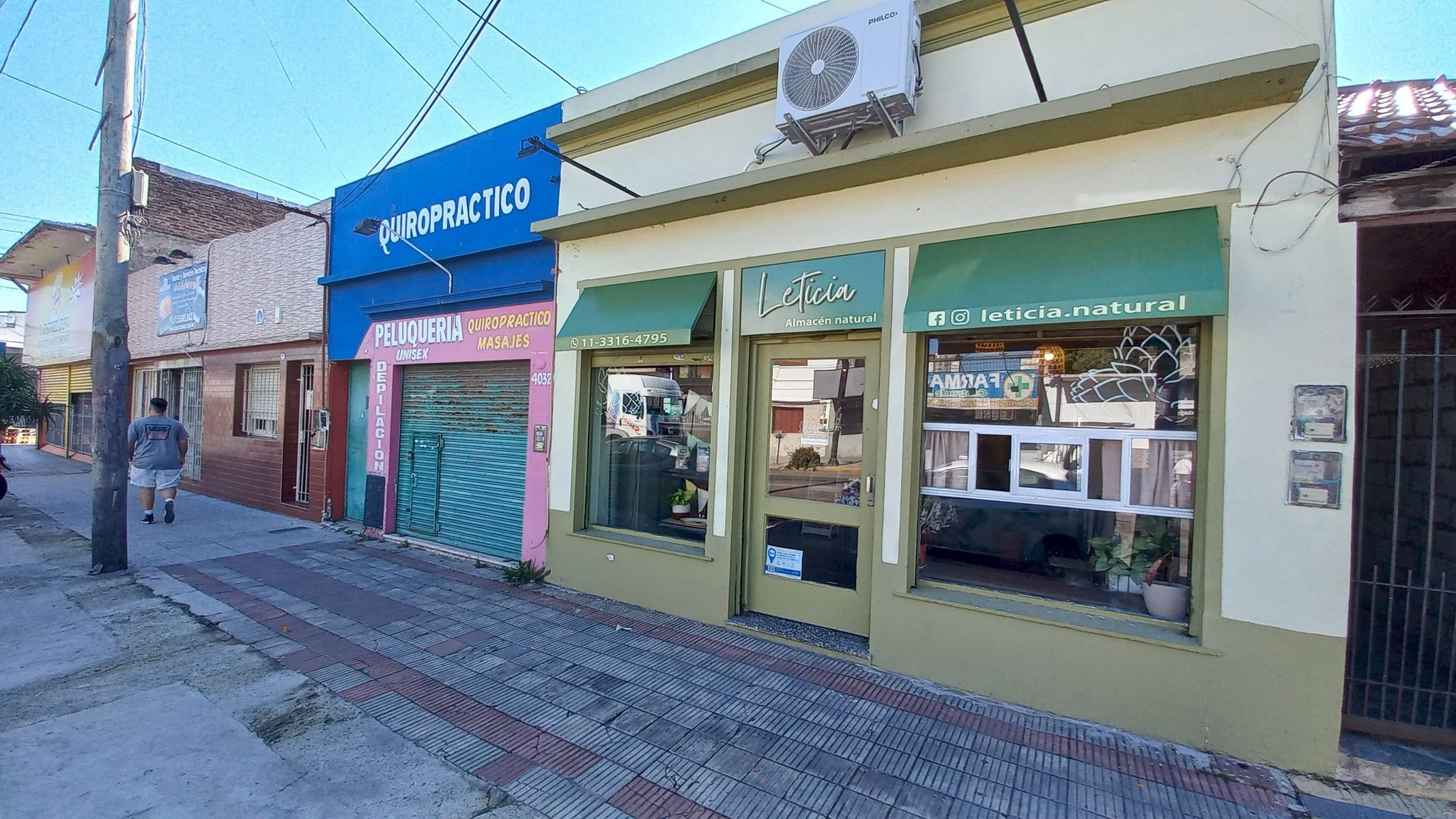 VENTA EN BLOCK DOS LOCALES MAS VIVIENDA. LANUS ESTE - 1