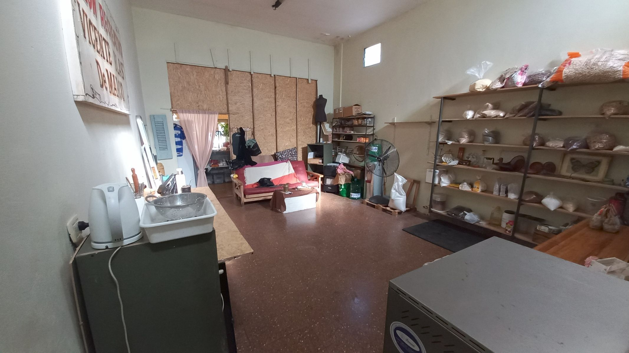 VENTA EN BLOCK DOS LOCALES MAS VIVIENDA. LANUS ESTE - 5