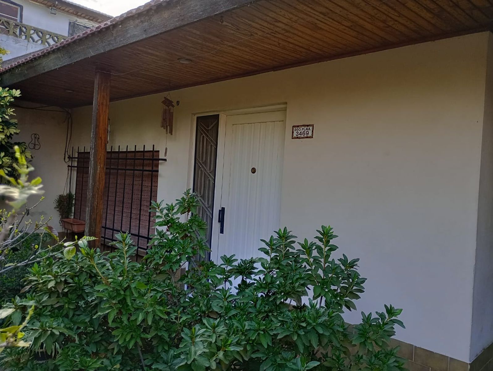 CASA CON GALPON SOBRE LOTE PROPIO 8.66 X 26.35 - 10