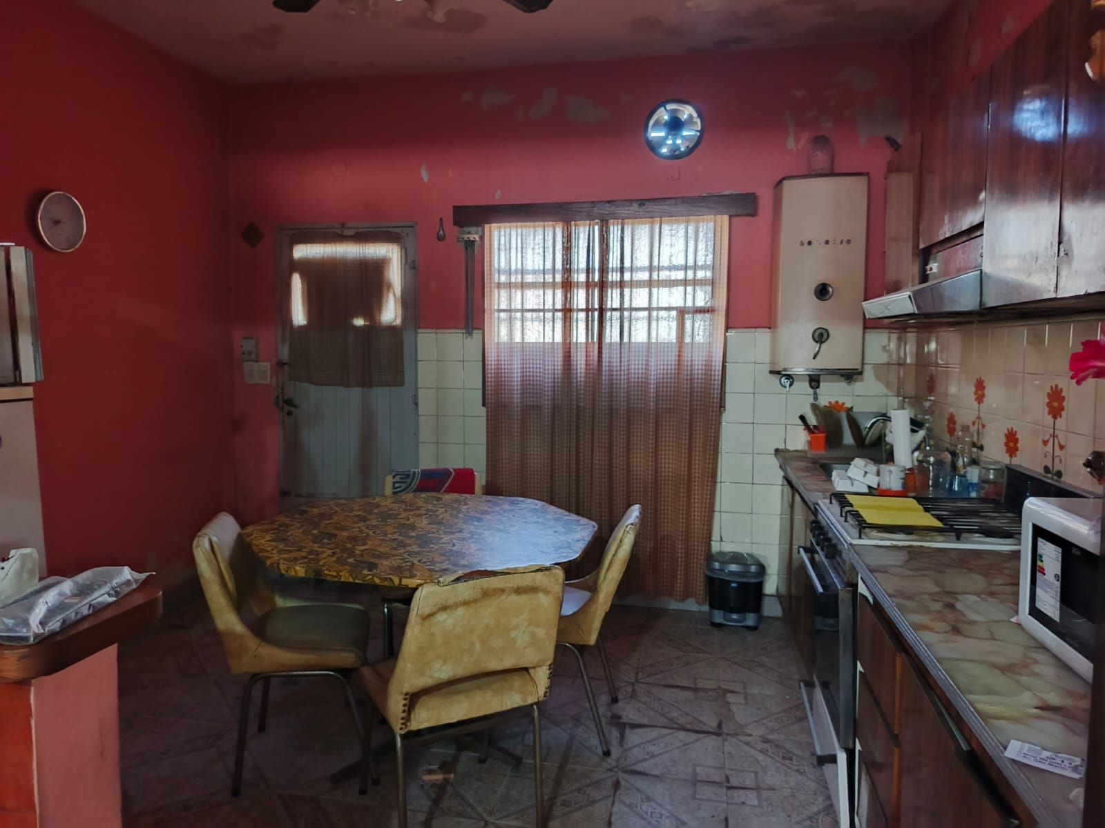 CASA 3 AMBIENTES COCHERA LOTE 10 X 28 - 7