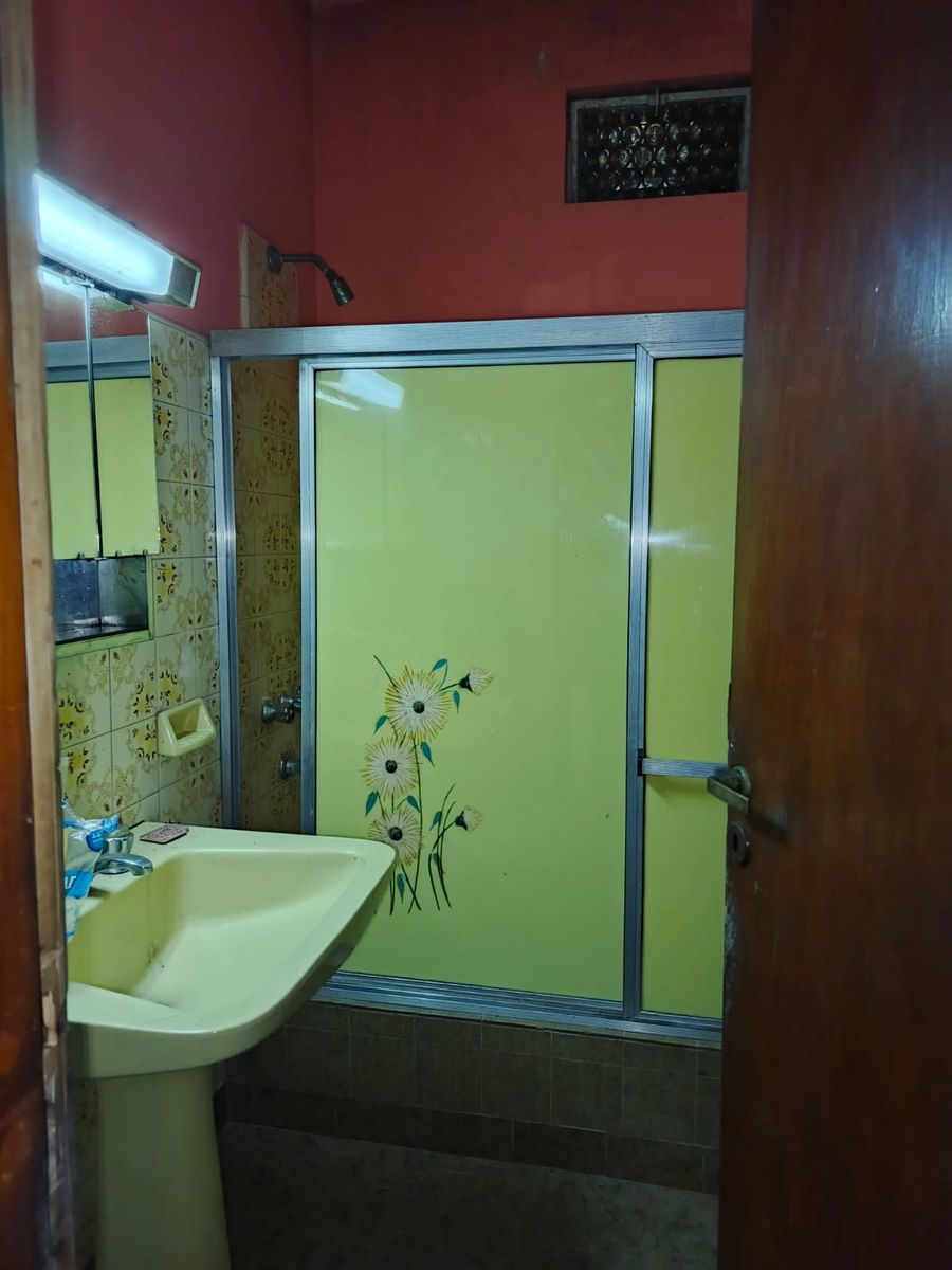 CASA 3 AMBIENTES COCHERA LOTE 10 X 28 - 8