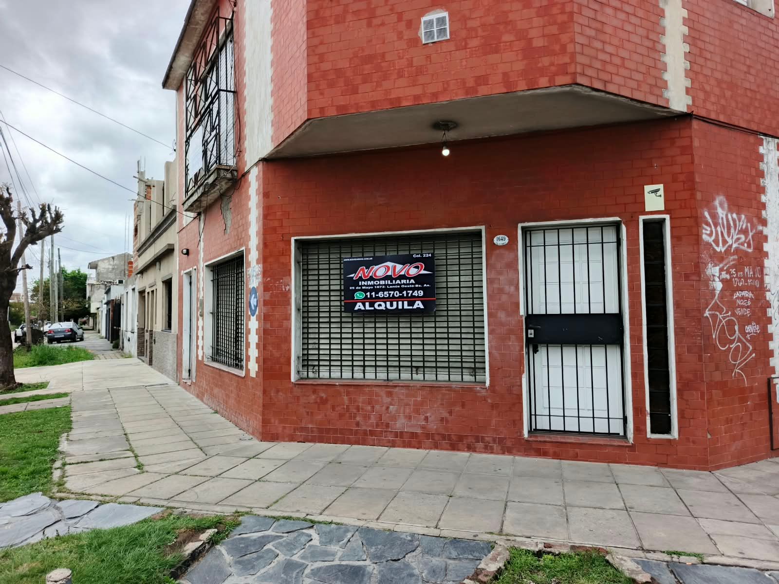 LOCAL SOBRE AVENIDA 25 DE MAYO - 3