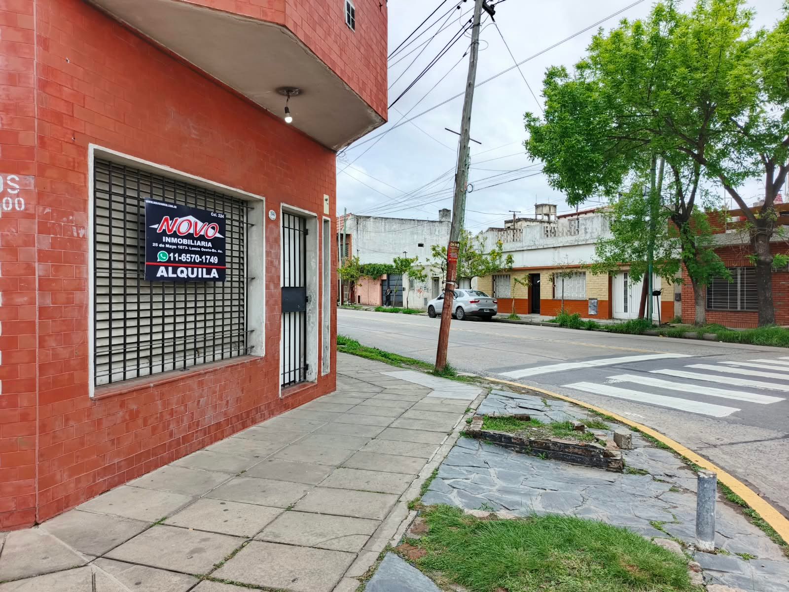 LOCAL SOBRE AVENIDA 25 DE MAYO - 4