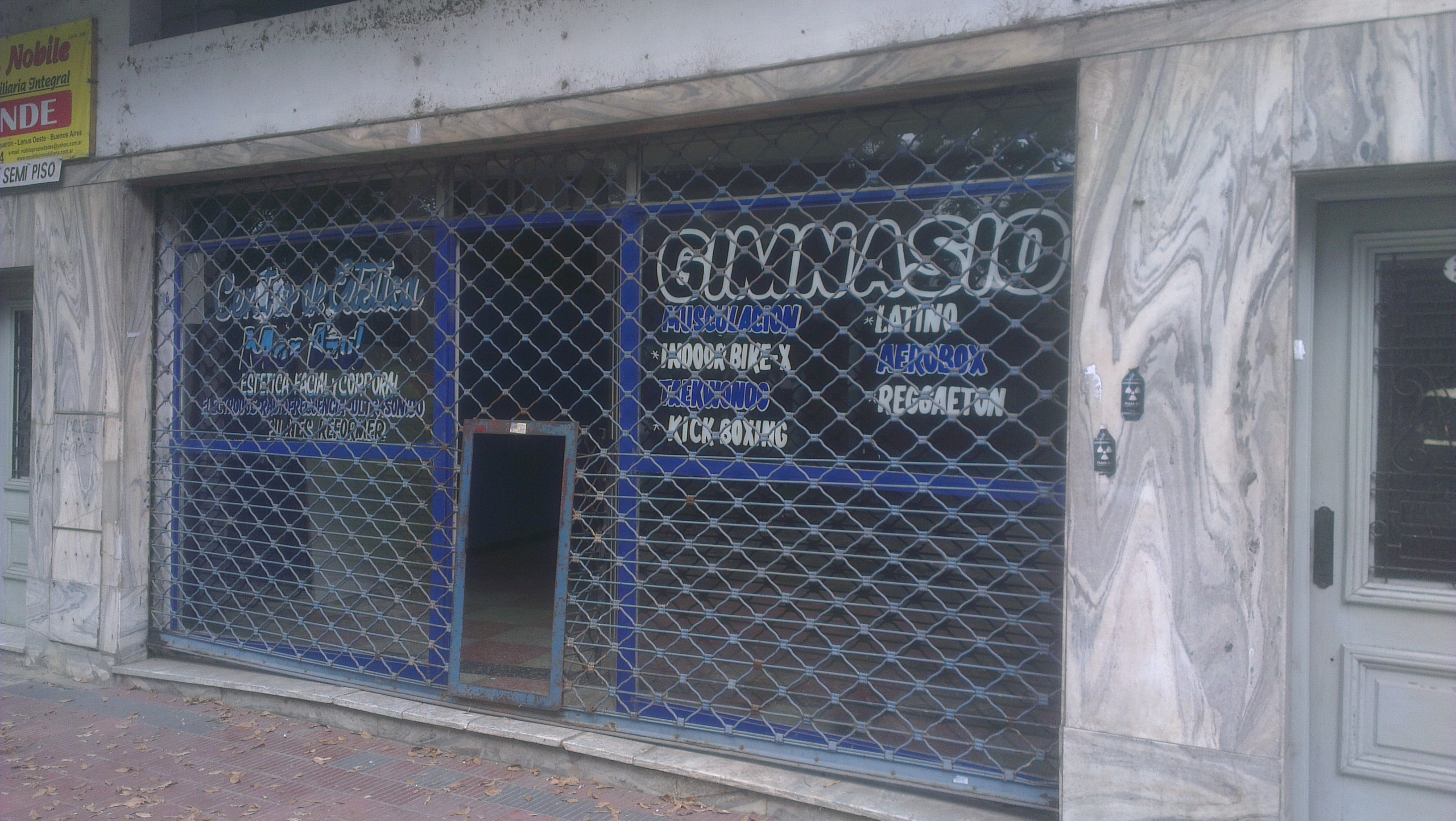 LOCAL COMERCIAL 278 M2 SOBRE CALLE PRINCIPAL VIAMONTE 2560
