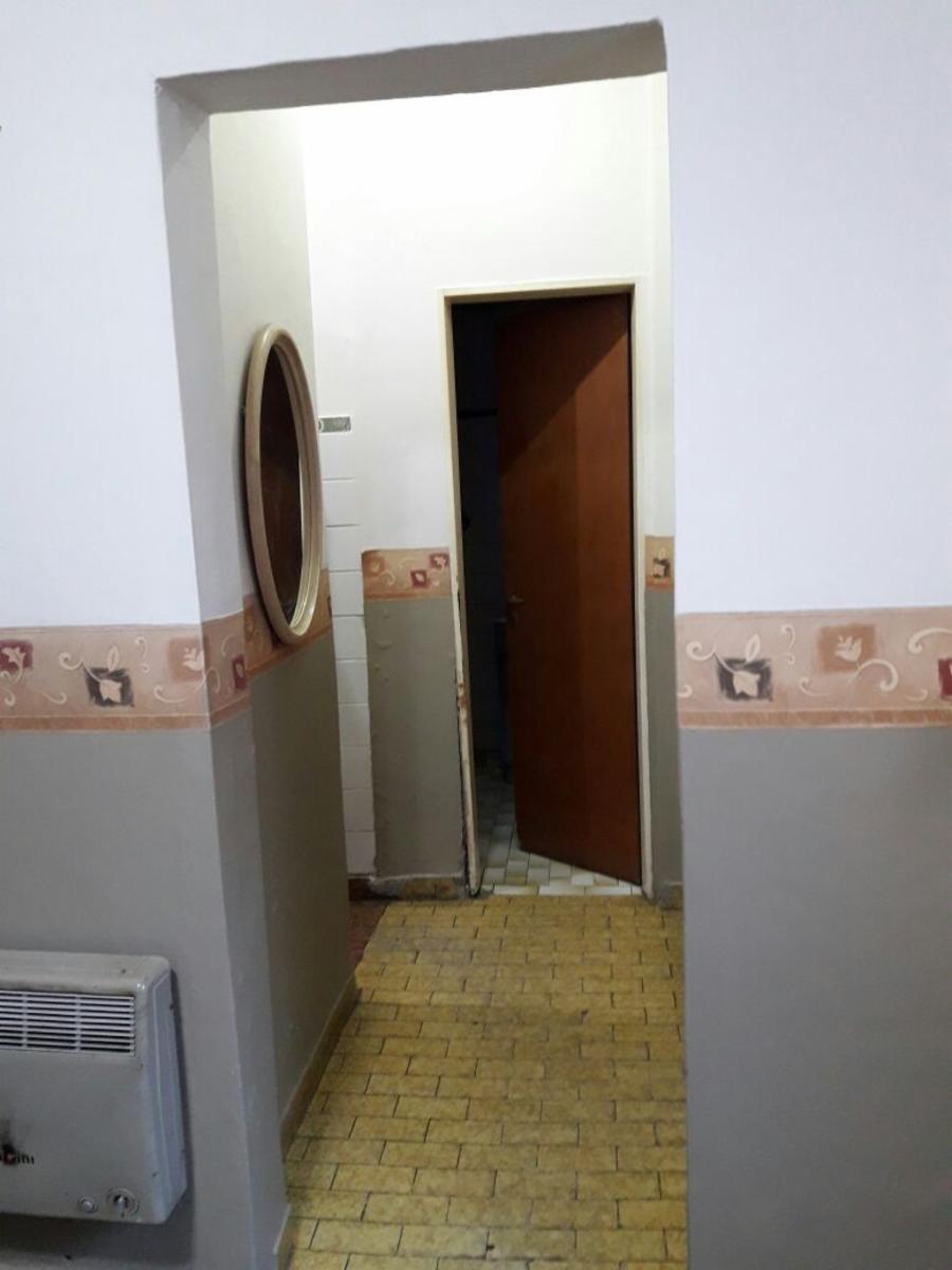 DEPARTAMENTO DE 3 AMBIENTES TIPO CASA. PLANTA BAJA