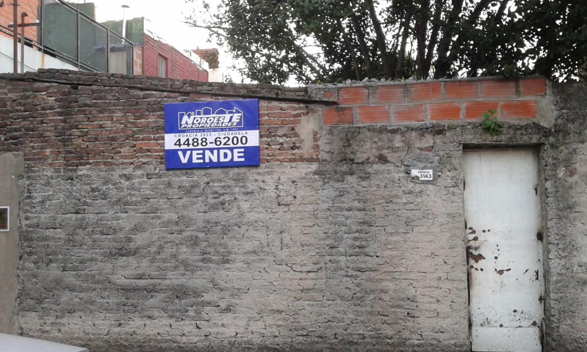 EXCELENTE LOTE DE 8,66 X 23 MTS APROXIMADOS. - 2