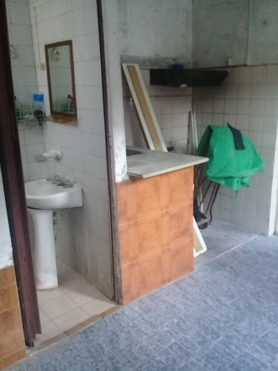 Oportunidad departamento a reciclar con enorme patio — foto 2