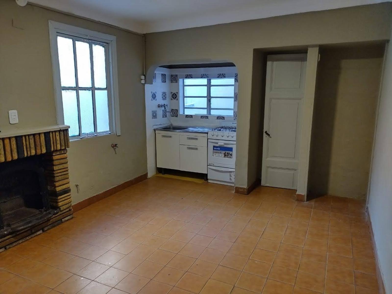 &ampgtDEPARTAMENTO DE 3 AMBIENTES TIPO CASA A MTS GRAL. PAZ , CON PATIO. ,